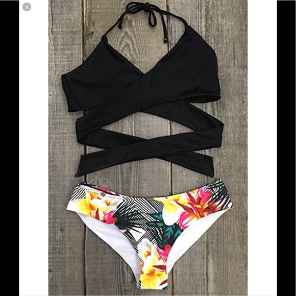 Cupshe Other - Cupshe wrap bikini set